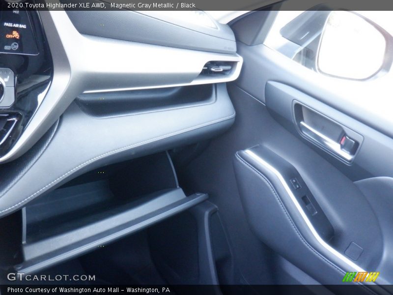 Magnetic Gray Metallic / Black 2020 Toyota Highlander XLE AWD