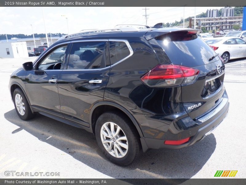 Magnetic Black / Charcoal 2019 Nissan Rogue SV AWD