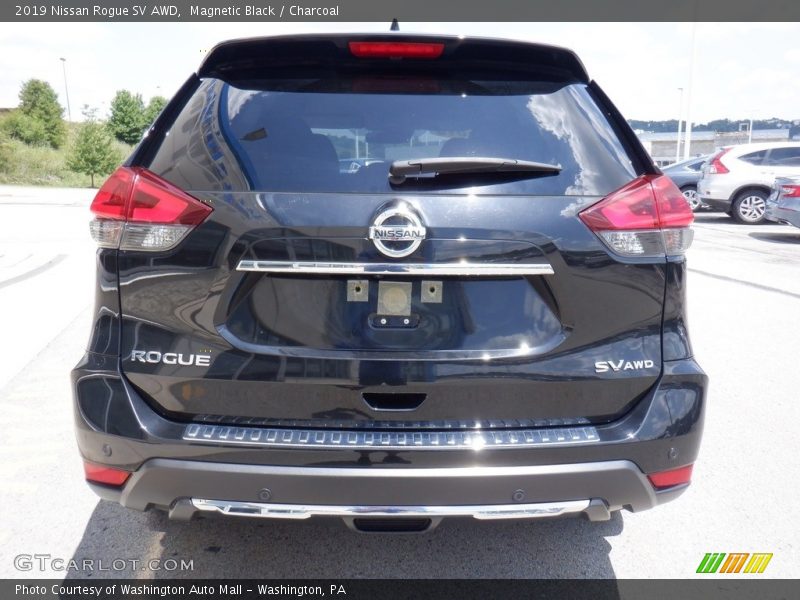Magnetic Black / Charcoal 2019 Nissan Rogue SV AWD
