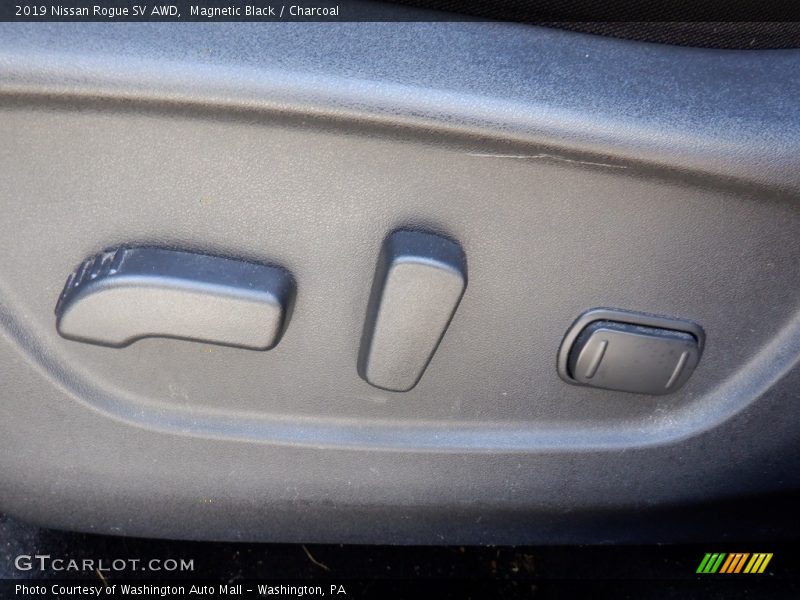 Magnetic Black / Charcoal 2019 Nissan Rogue SV AWD