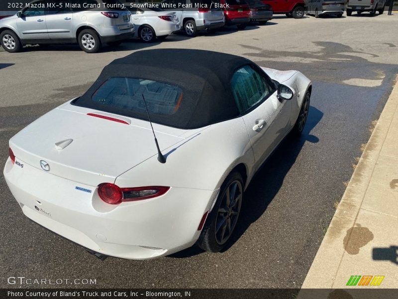 Snowflake White Pearl Mica / Black 2022 Mazda MX-5 Miata Grand Touring