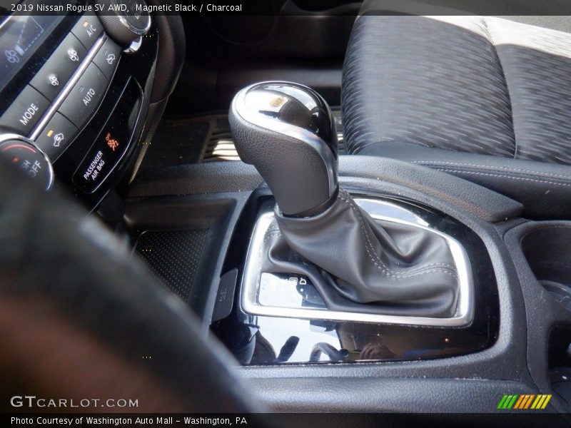 Magnetic Black / Charcoal 2019 Nissan Rogue SV AWD