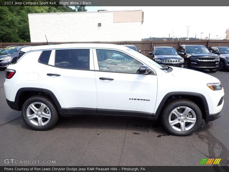 Bright White / Black 2023 Jeep Compass Sport 4x4