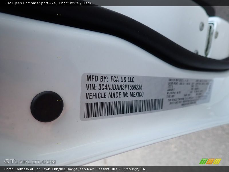 Bright White / Black 2023 Jeep Compass Sport 4x4