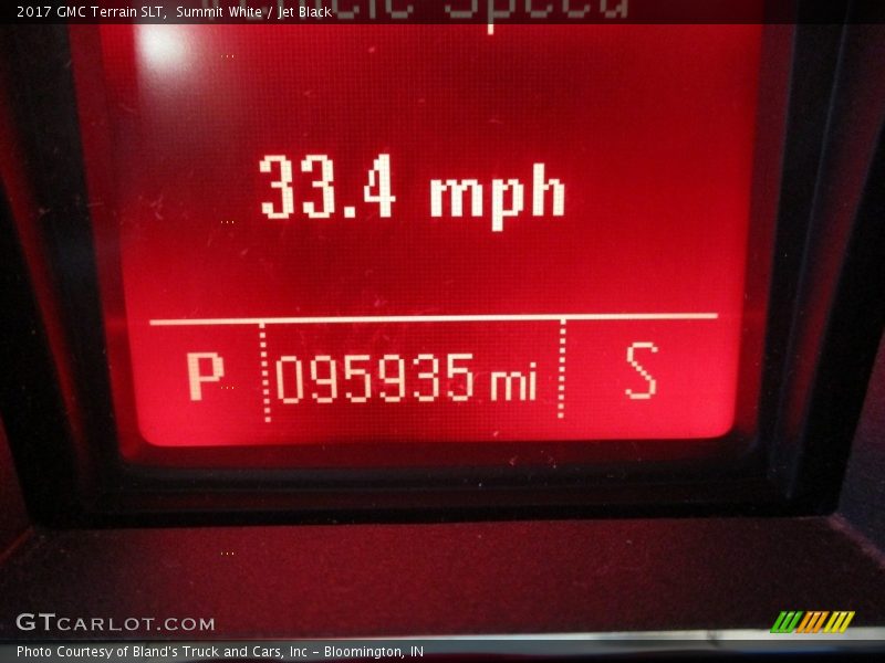 Summit White / Jet Black 2017 GMC Terrain SLT