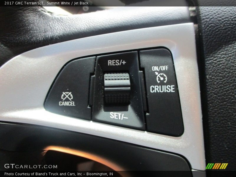 Summit White / Jet Black 2017 GMC Terrain SLT