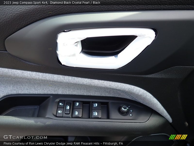 Diamond Black Crystal Pearl / Black 2023 Jeep Compass Sport 4x4