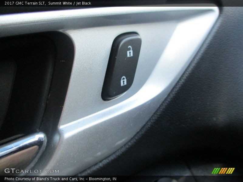 Summit White / Jet Black 2017 GMC Terrain SLT