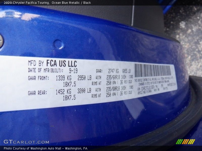 Ocean Blue Metallic / Black 2020 Chrysler Pacifica Touring