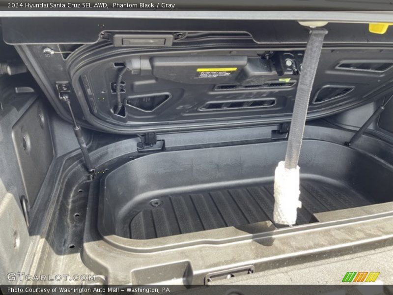  2024 Santa Cruz SEL AWD Trunk