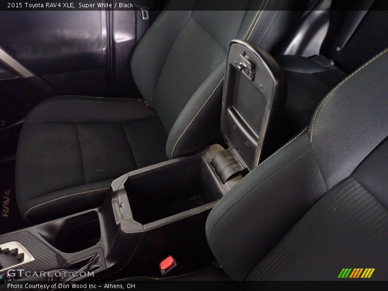 Super White / Black 2015 Toyota RAV4 XLE