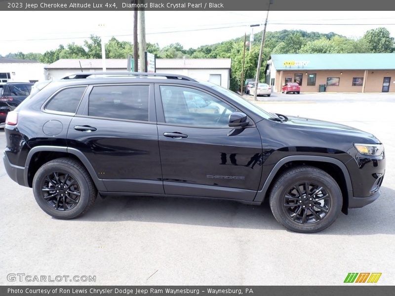 Diamond Black Crystal Pearl / Black 2023 Jeep Cherokee Altitude Lux 4x4