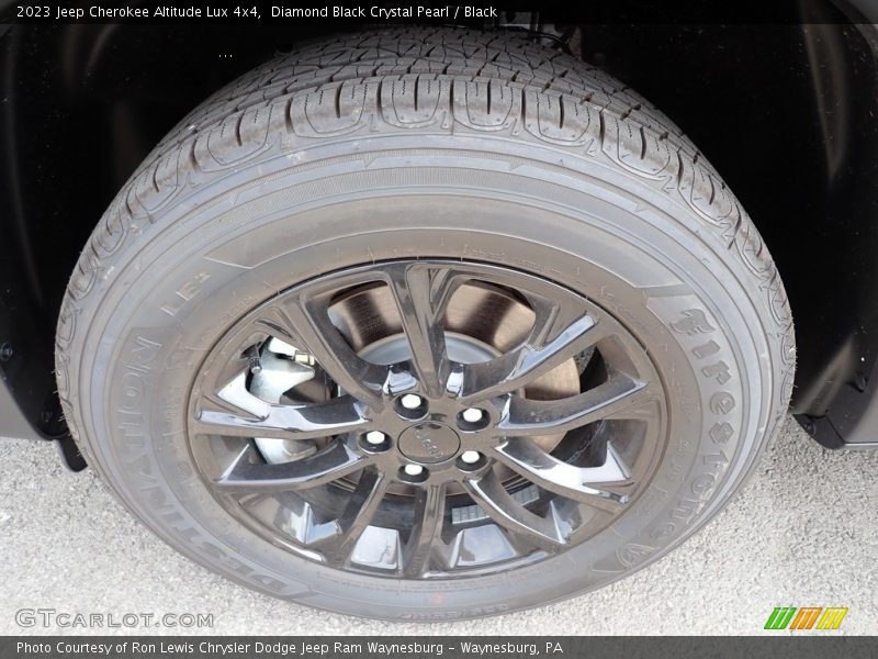 Diamond Black Crystal Pearl / Black 2023 Jeep Cherokee Altitude Lux 4x4