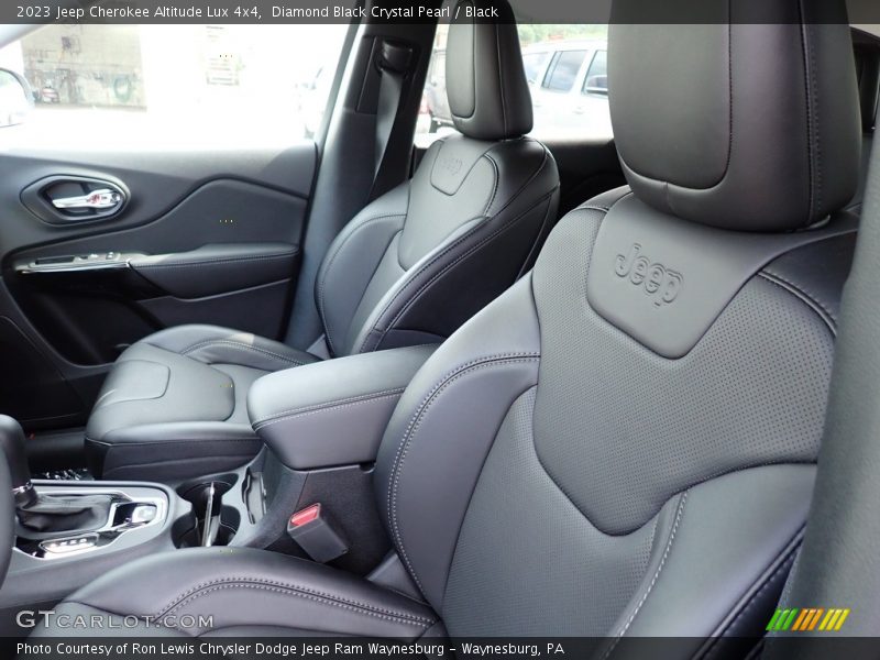 Diamond Black Crystal Pearl / Black 2023 Jeep Cherokee Altitude Lux 4x4