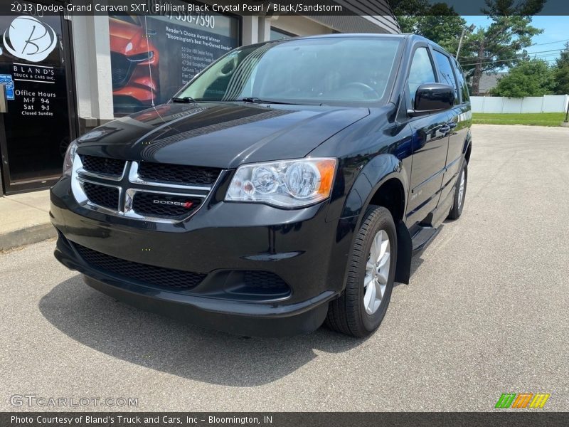 Brilliant Black Crystal Pearl / Black/Sandstorm 2013 Dodge Grand Caravan SXT