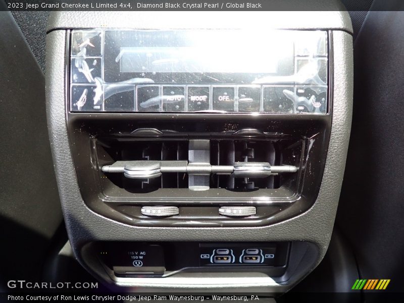 Diamond Black Crystal Pearl / Global Black 2023 Jeep Grand Cherokee L Limited 4x4
