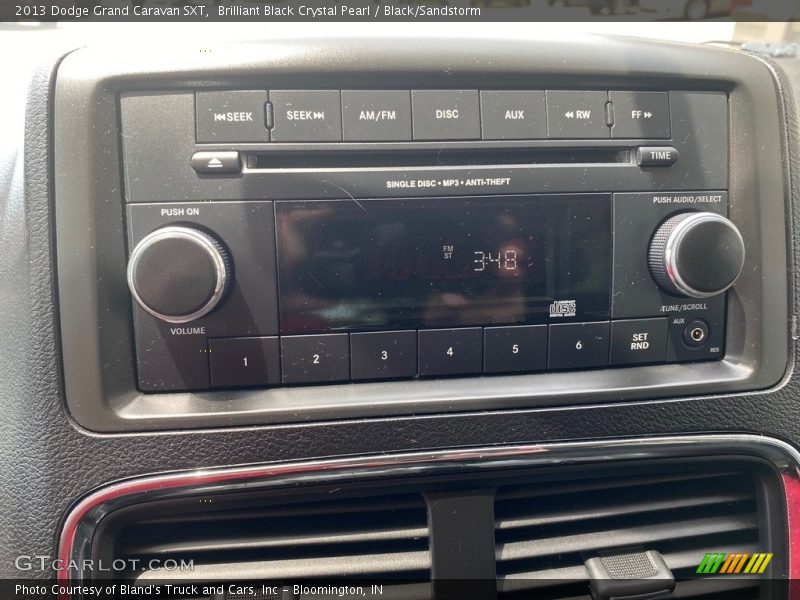 Brilliant Black Crystal Pearl / Black/Sandstorm 2013 Dodge Grand Caravan SXT
