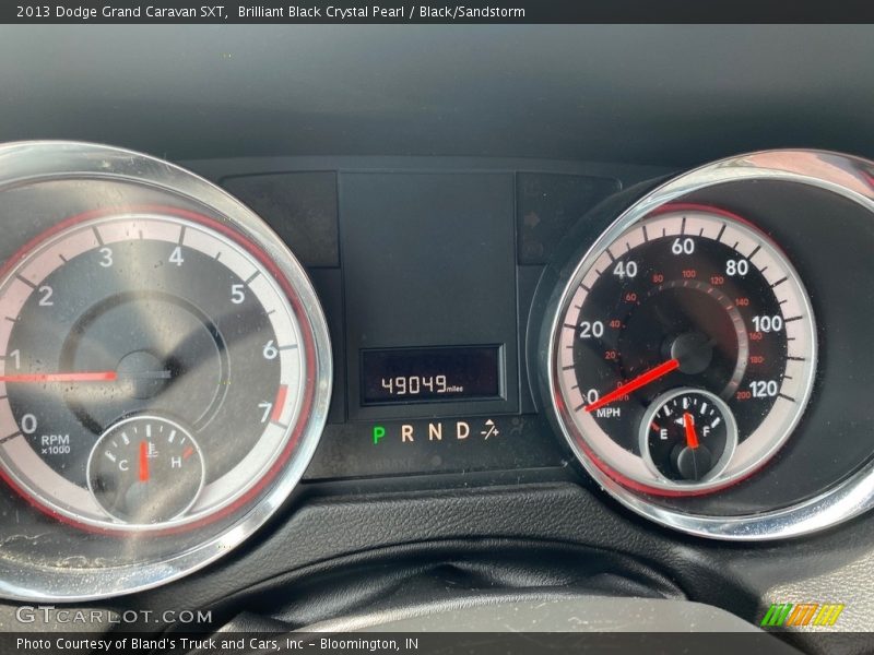 Brilliant Black Crystal Pearl / Black/Sandstorm 2013 Dodge Grand Caravan SXT