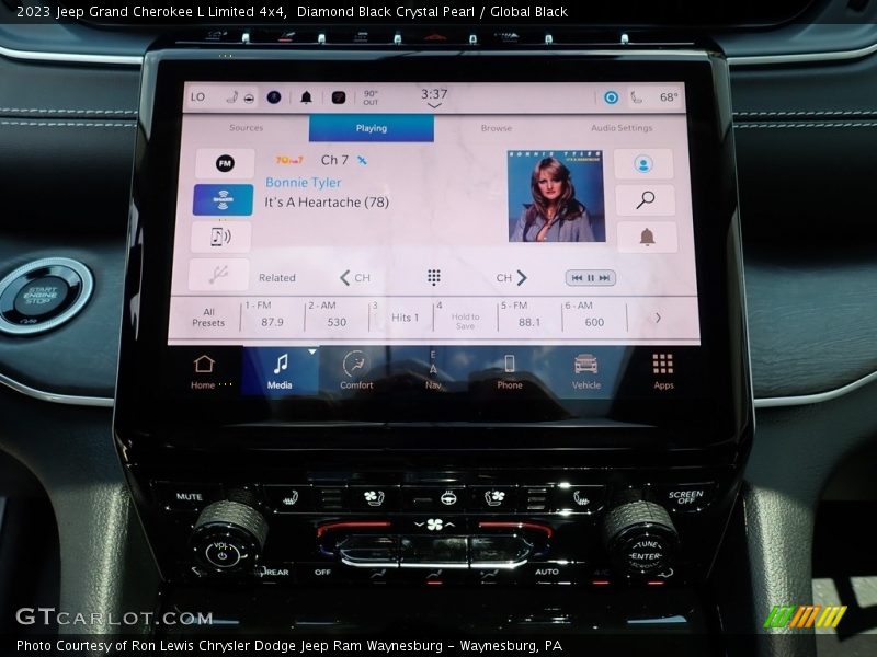 Diamond Black Crystal Pearl / Global Black 2023 Jeep Grand Cherokee L Limited 4x4