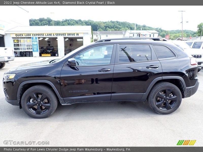 Diamond Black Crystal Pearl / Black 2023 Jeep Cherokee Altitude Lux 4x4
