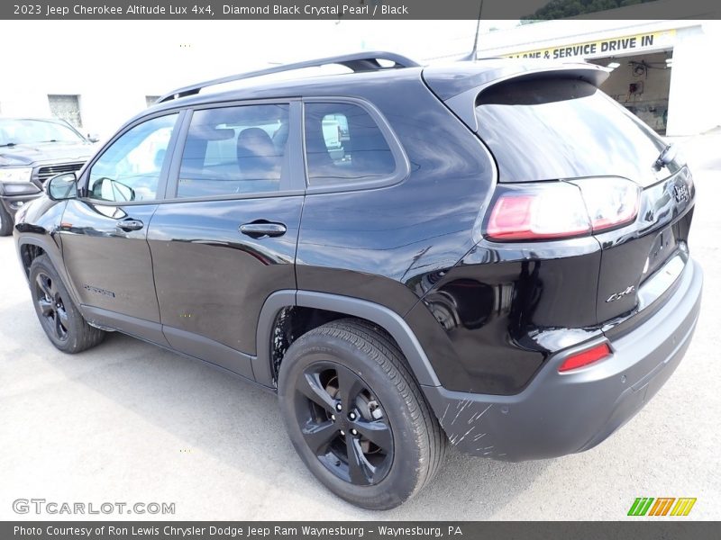 Diamond Black Crystal Pearl / Black 2023 Jeep Cherokee Altitude Lux 4x4
