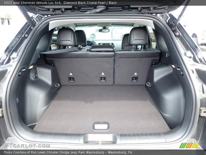 Diamond Black Crystal Pearl / Black 2023 Jeep Cherokee Altitude Lux 4x4