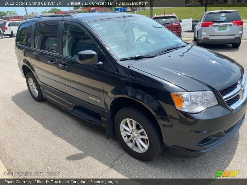 Brilliant Black Crystal Pearl / Black/Sandstorm 2013 Dodge Grand Caravan SXT