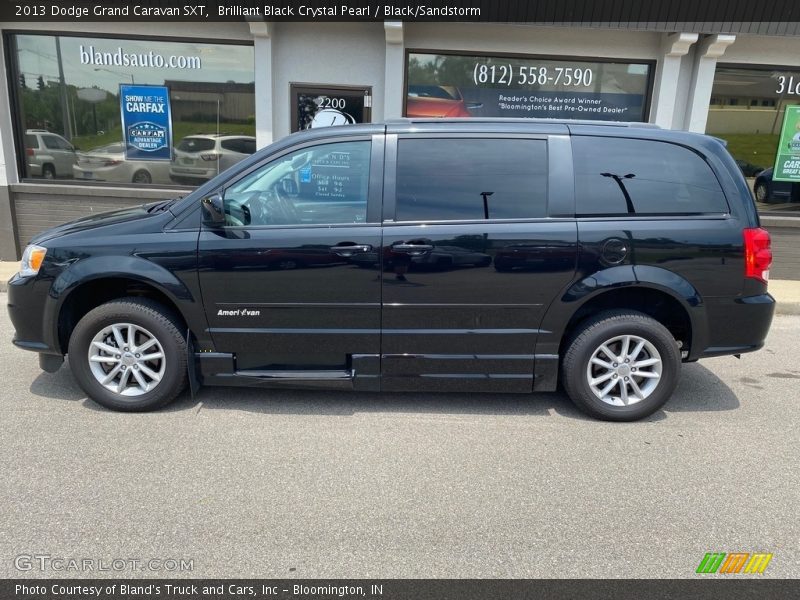 Brilliant Black Crystal Pearl / Black/Sandstorm 2013 Dodge Grand Caravan SXT