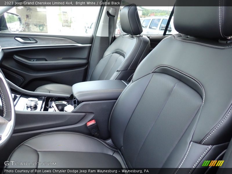Bright White / Global Black 2023 Jeep Grand Cherokee Limited 4x4