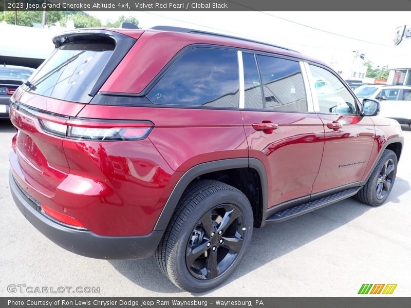 Velvet Red Pearl / Global Black 2023 Jeep Grand Cherokee Altitude 4x4