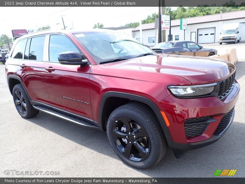 Velvet Red Pearl / Global Black 2023 Jeep Grand Cherokee Altitude 4x4