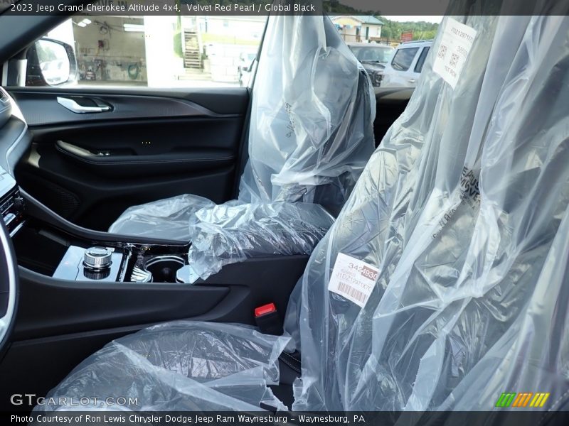 Velvet Red Pearl / Global Black 2023 Jeep Grand Cherokee Altitude 4x4