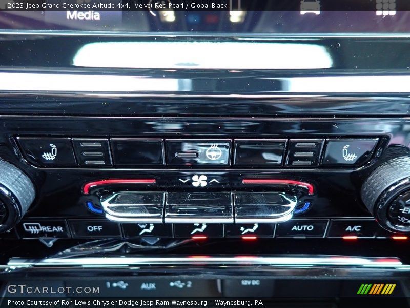 Velvet Red Pearl / Global Black 2023 Jeep Grand Cherokee Altitude 4x4