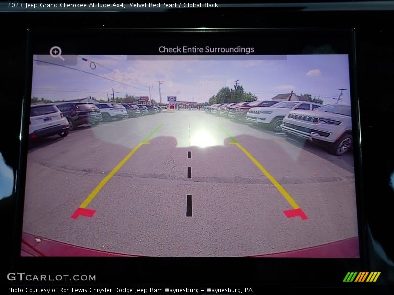 Velvet Red Pearl / Global Black 2023 Jeep Grand Cherokee Altitude 4x4
