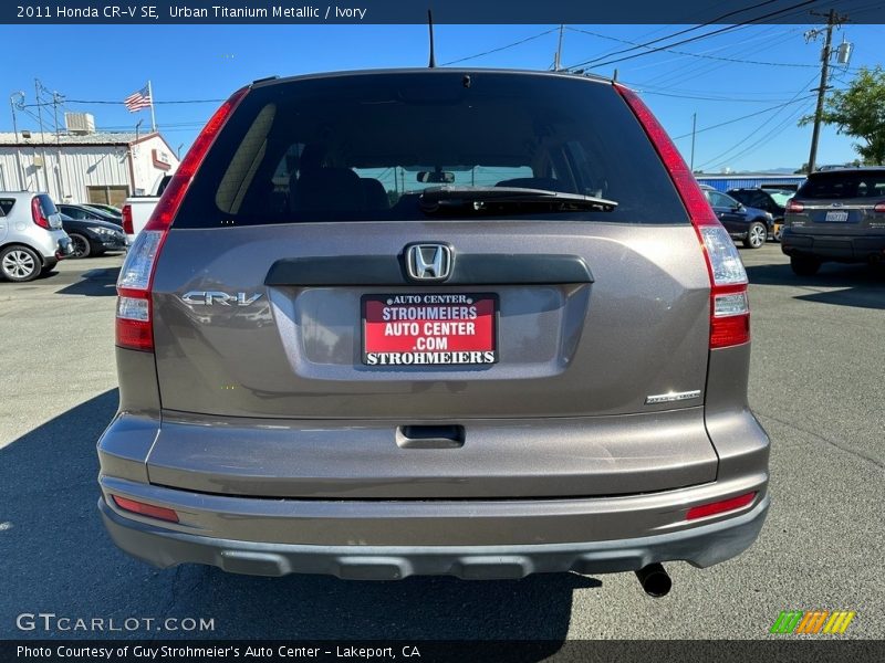 Urban Titanium Metallic / Ivory 2011 Honda CR-V SE