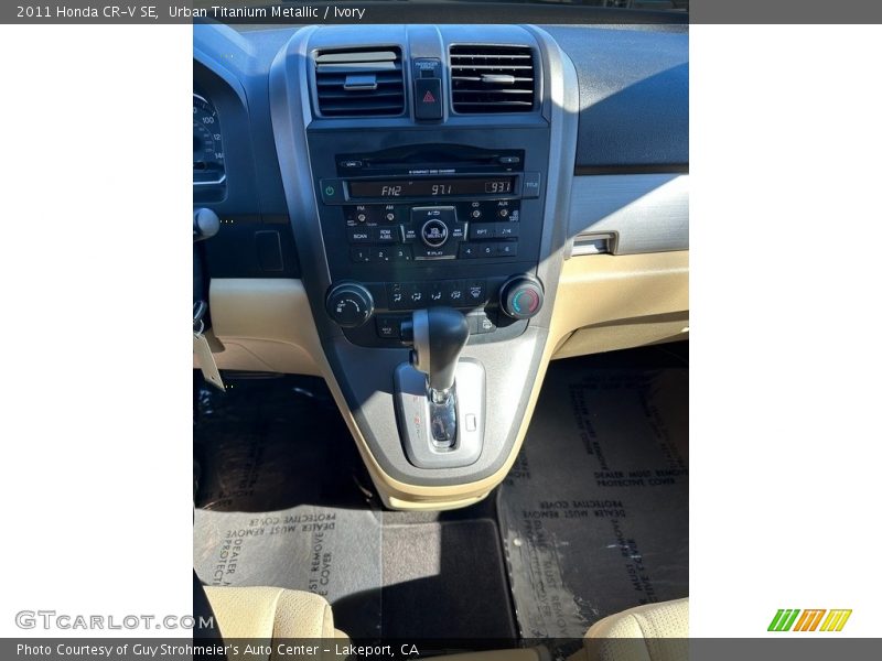 Urban Titanium Metallic / Ivory 2011 Honda CR-V SE