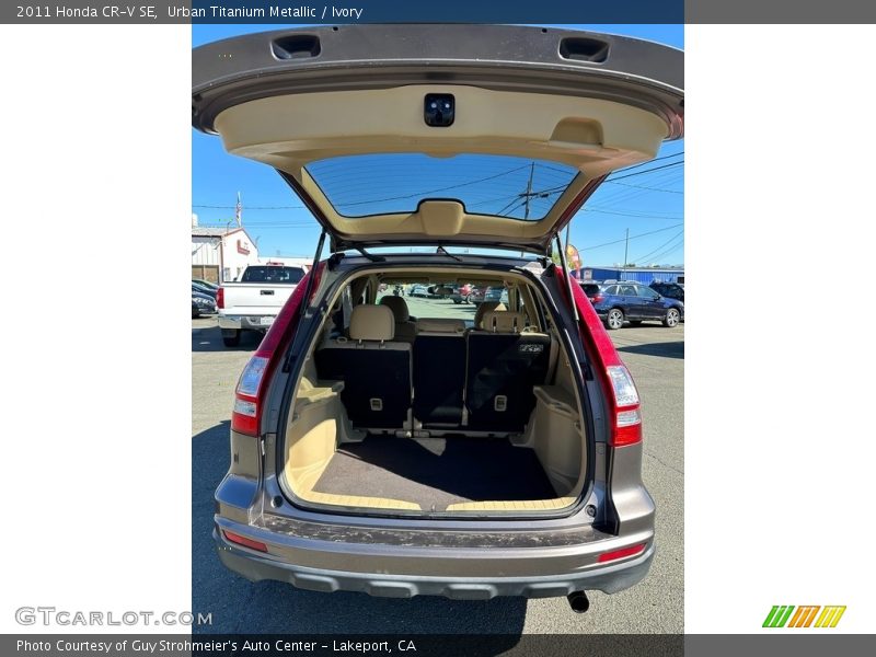 Urban Titanium Metallic / Ivory 2011 Honda CR-V SE