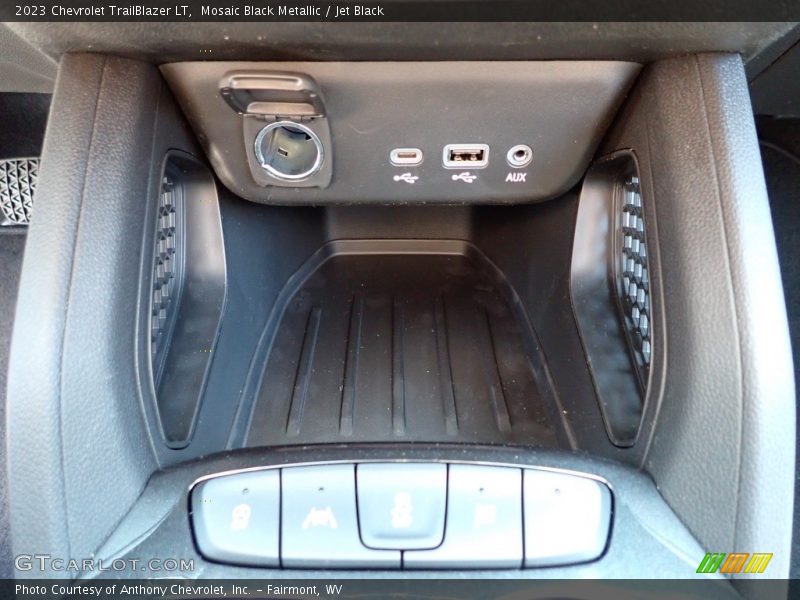 Mosaic Black Metallic / Jet Black 2023 Chevrolet TrailBlazer LT