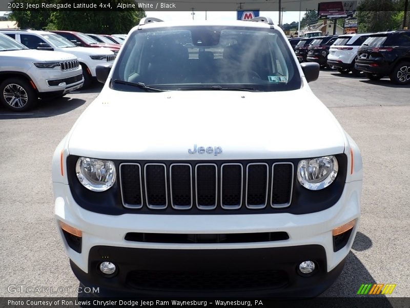 Alpine White / Black 2023 Jeep Renegade Latitude 4x4