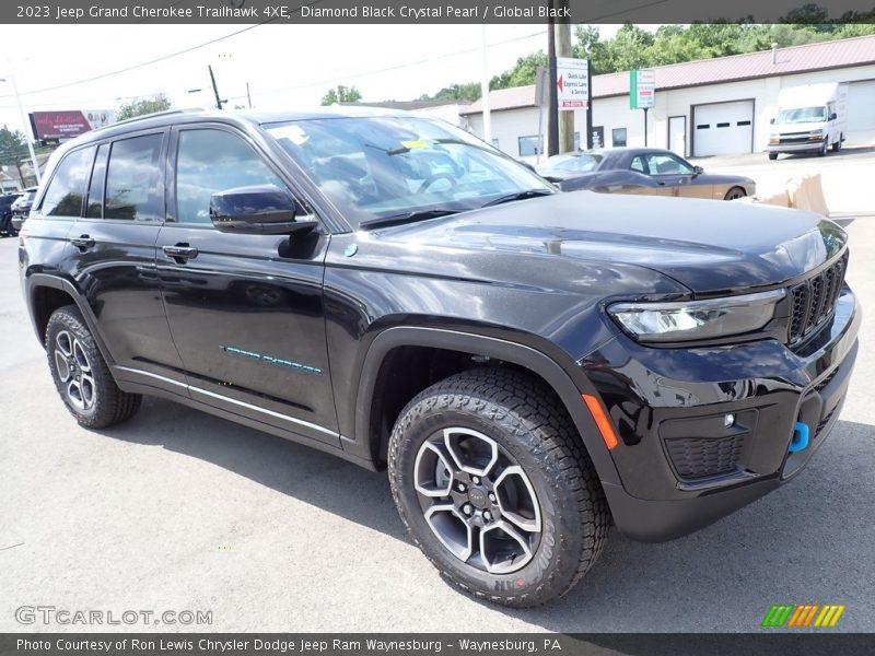 Front 3/4 View of 2023 Grand Cherokee Trailhawk 4XE