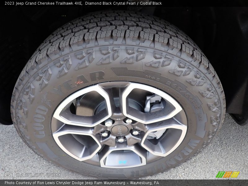 2023 Grand Cherokee Trailhawk 4XE Wheel