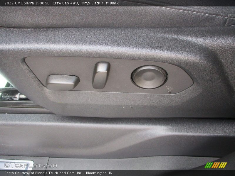 Onyx Black / Jet Black 2022 GMC Sierra 1500 SLT Crew Cab 4WD