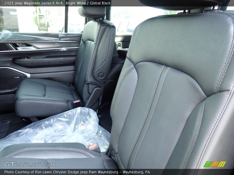 Bright White / Global Black 2023 Jeep Wagoneer Series II 4x4