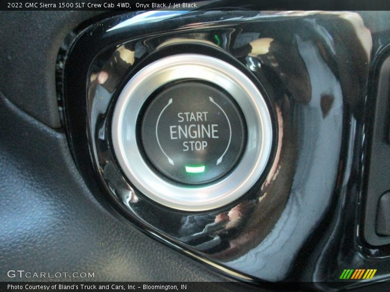 Controls of 2022 Sierra 1500 SLT Crew Cab 4WD