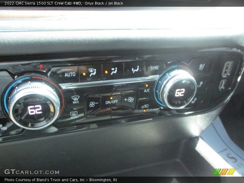 Onyx Black / Jet Black 2022 GMC Sierra 1500 SLT Crew Cab 4WD