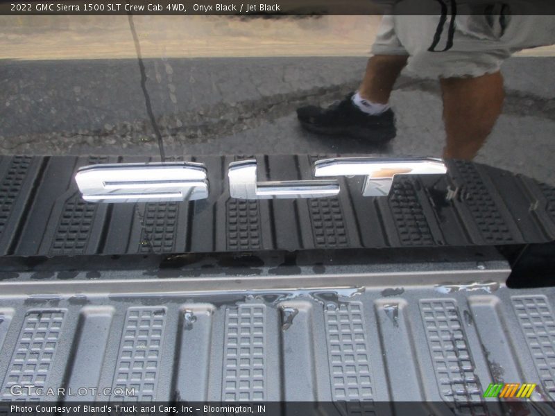 Onyx Black / Jet Black 2022 GMC Sierra 1500 SLT Crew Cab 4WD