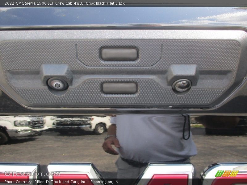 Onyx Black / Jet Black 2022 GMC Sierra 1500 SLT Crew Cab 4WD