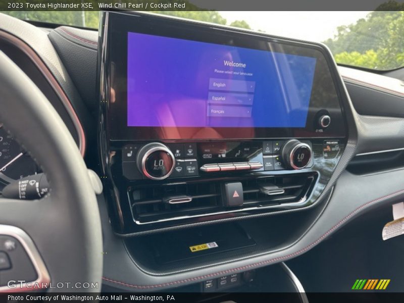 Wind Chill Pearl / Cockpit Red 2023 Toyota Highlander XSE