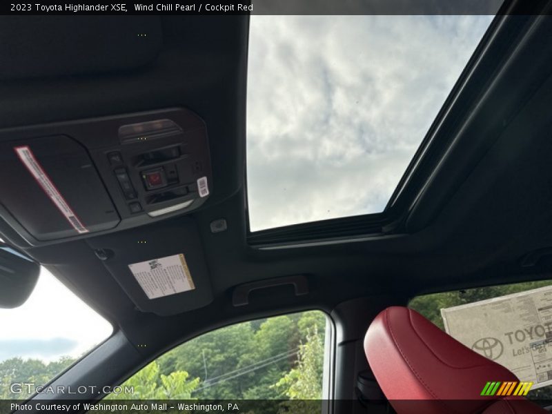 Wind Chill Pearl / Cockpit Red 2023 Toyota Highlander XSE