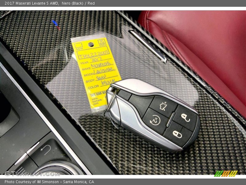 Keys of 2017 Levante S AWD